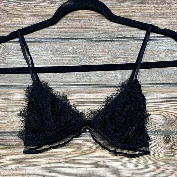 FreeLass Sheer Lace Triangle Bralette Black -‎ Size S - Picture 1 of 3